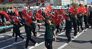 Kahramanmaraş'ta Cumhuriyet Bayramı'nın 102. yıl dönümü kutlandı