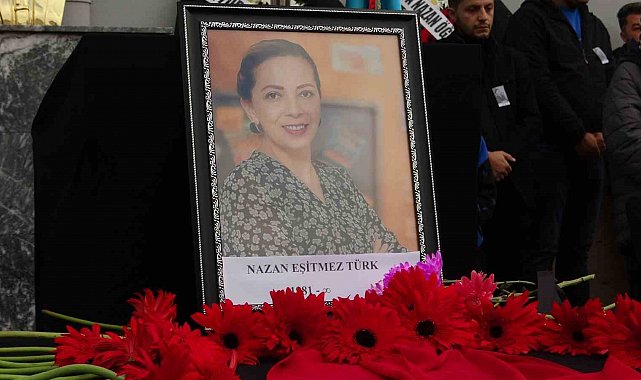 Kansere yenik düşen öğretmen için okulunda tören düzenlendi