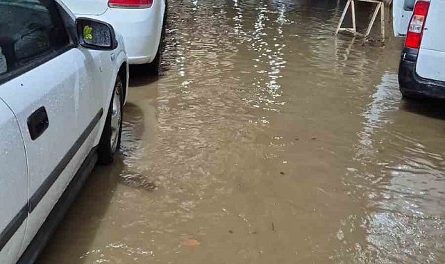 Karadeniz Ereğli'de sağanak ve dolu, hayatı felç etti