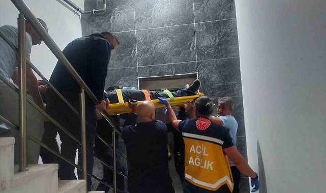Karaman'da bir kat aşağıya düşen asansördeki şahıs yaralandı