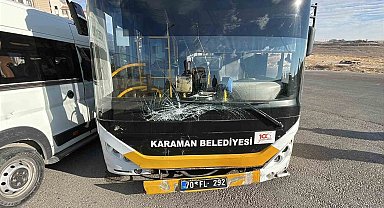 Karaman'da halk otobüsü ile okul servisi çarpıştı: 2 yaralı