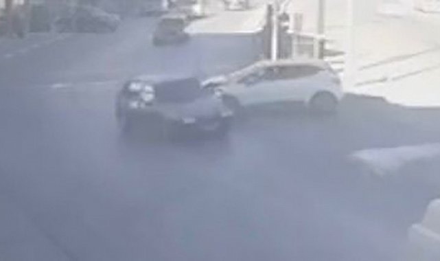 Karaman'da iki otomobil çarpıştı: 1 yaralı