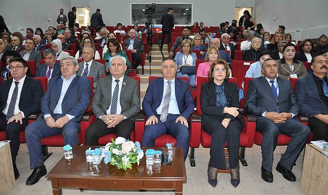 Kars'ta 'Türk Dünyası'nda Azerbaycan Türkçesi ve Edebiyatı Araştırmaları' sempozyumu