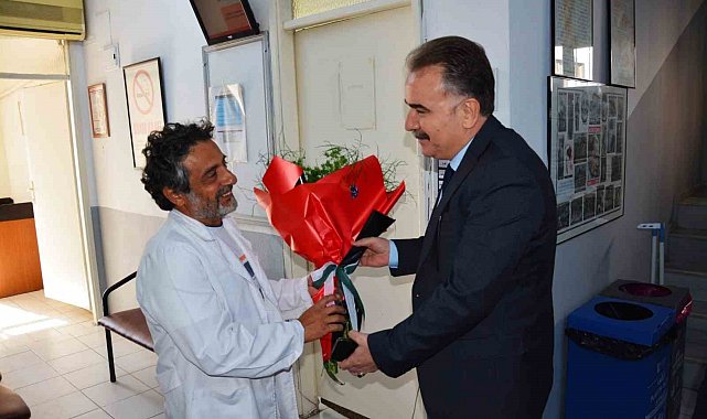 Kaymakam Odabaş'tan, Gazze'ye yardım götürürken rehin alınan Sumud Filosu aktivisti Dr. Ergün Akpınar'a "geçmiş olsun" ziyareti