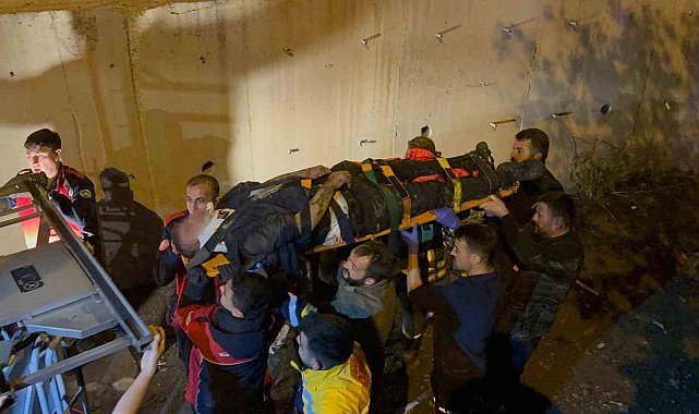 Kayseri'de kamyonet kanala uçtu: 1'i ağır 2 yaralı