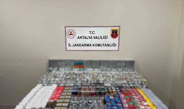 Kemer'de kaçak sigara operasyonu