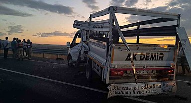 Kilis'te tır ile pikap çarpıştı: 3 yaralı