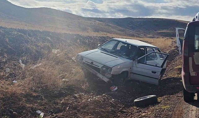 Kırıkkale'de otomobil şarampole devrildi: 2 yaralı