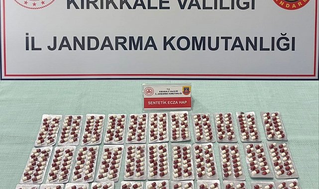 Kırıkkale'de şüpheli şahısların üzerinden uyuşturucu hap ele geçirildi