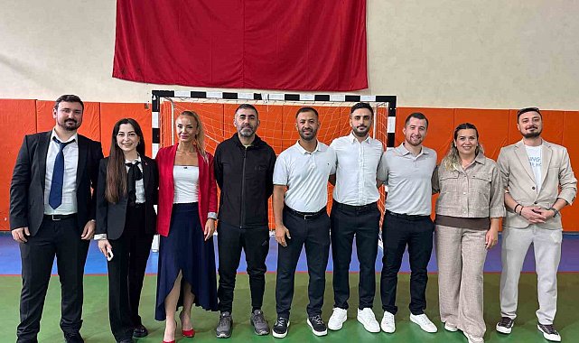 Kırkağaç'ta Cumhuriyet Bayramı coşkusu cimnastikle kutlandı