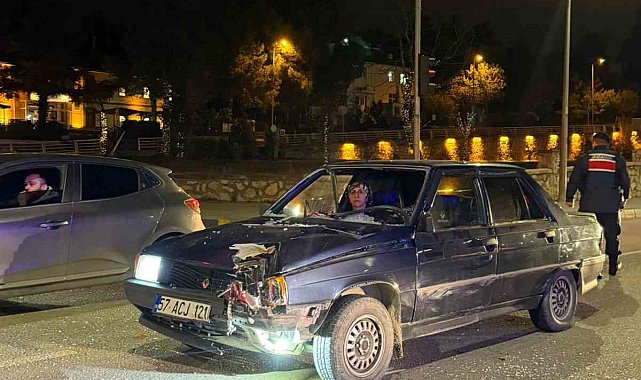 Kırmızı ışıkta bekleyen motosikletli canından oluyordu