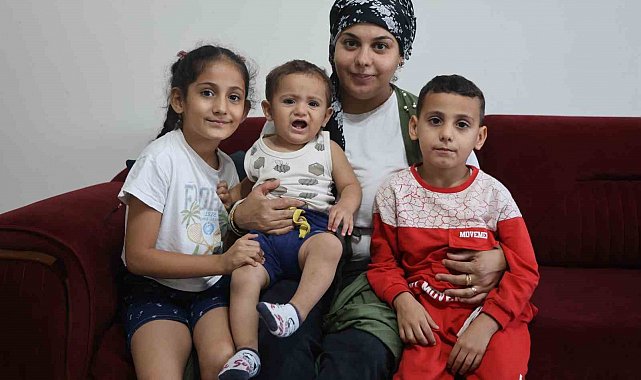 Kışı ailesiyle birlikte yeni yuvasında geçirecek olmanın mutluluğunu yaşayan depremzede kadın: "Evim hayallerimizden bile daha güzel"