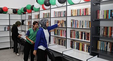 Kitap aşkıyla yola çıktılar, kütüphane kurdular