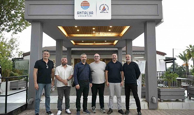 KKTC heyeti plajlarla ilgili uygulamaları görmek için Muratpaşa'da