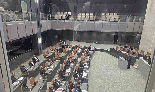 KKTC Meclisi'ndeki "iki devletli çözüm" oturumunda muhalefet partisi milletvekilleri oturumu terk etti