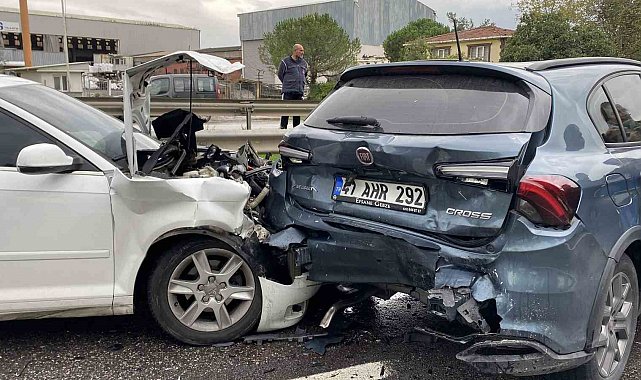 Kocaeli'de 5 araçlı zincirleme kaza: 1'i çocuk 5 yaralı