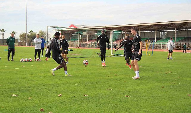 Kocaelispor'un başarılı futbolcusu Joseph Nonge: "Hocamız nerede isterse oynarım"