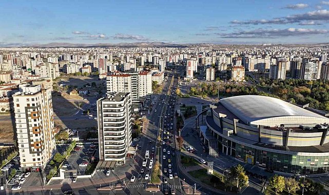 Kocasinan'da 'Ay Yıldız Turu'na yüzlerce araç katıldı