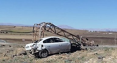 Kontrolden çıkan otomobil elektrik direğini devirdi: 1 yaralı