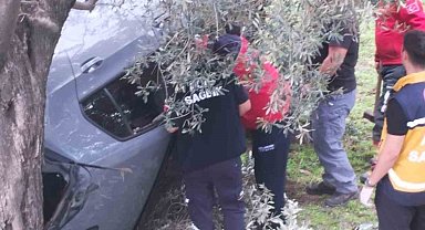 Kontrolü kaybetti zeytin bahçesine uçtu: 2 yaralı