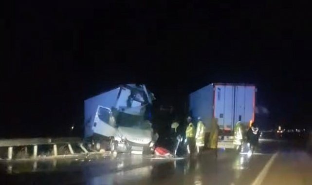 Konya'da tır ile kamyonet çarpıştı: 1 ölü, 2 yaralı