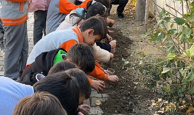 Konya'dan Yüksekova'ya gönül köprüsü: Ata tohumları toprakla buluştu