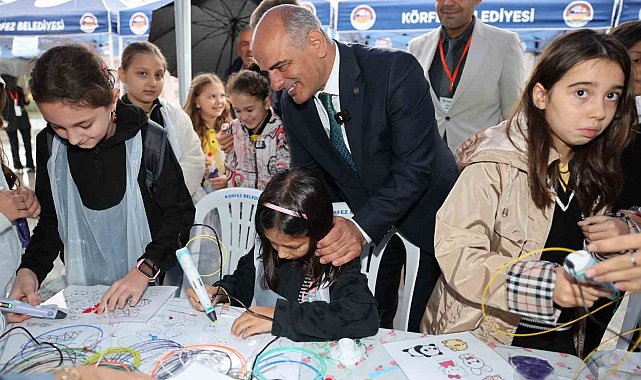 Körfezli öğrenciler projelerini "Bilim Şenliği"nde sergiledi