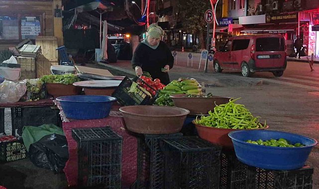 Köylü kadınlar 200 yıldır bu pazarda buluşuyor