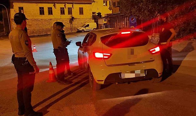 Kozan'da modifiye araçlara ceza yağdı: 16 araç ve 11 motosiklet trafikten men edildi