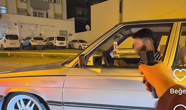 Kozan'da silahla "şaka" videosu çeken gençler polisi karşılarında görünce panik yaşadı