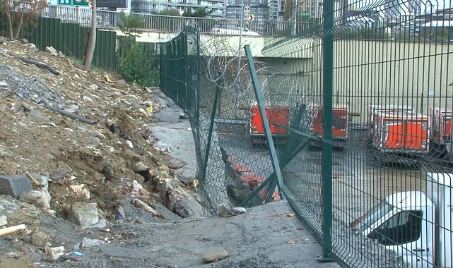 Küçükçekmece'de dondurma fabrikasının istinat duvarı çöktü