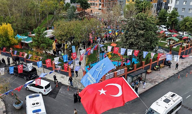 Küçükçekmece'nin sıfır atık konseptli ilk parkı: "Serap Eser Parkı" hizmete açıldı