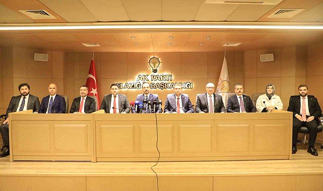 Kürşad Zorlu'dan Özgür Özel'e tepki: "Atatürk'ün milliyetçiliği Türkiye'yi şikayet etmek değil, yüceltmektir"