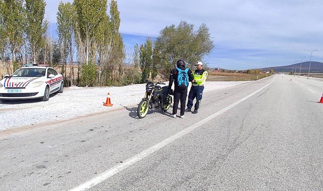 Kütahya'da jandarmadan motosiklet ve motorlu bisiklet denetimi