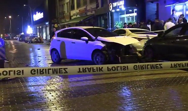 Kütahya'da otomobiller çarpıştı: 3 yaralı