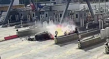 Kuzey Marmara Otoyol gişesinde feci kaza kamerada
