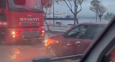 Lapseki'de cadde ve sokaklar göle döndü