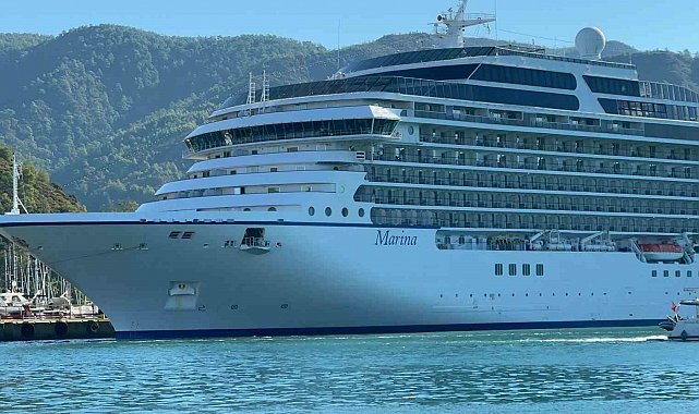 Lüks kurvaziyer "Marina" Marmaris Limanı'na 1194 yolcu getirdi