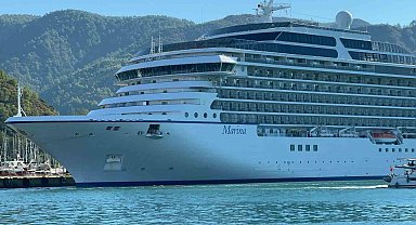 Lüks kurvaziyer "Marina" Marmaris Limanı'na 1194 yolcu getirdi