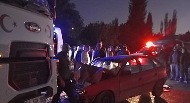 Malatya hafriyat kamyonu ile otomobil çarpıştı: 1 ölü 1 yaralı