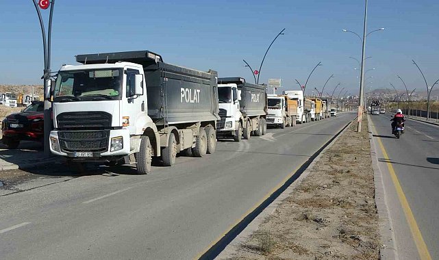 Malatya'da hafriyat kamyonu sürücülerinden ceza protestosu