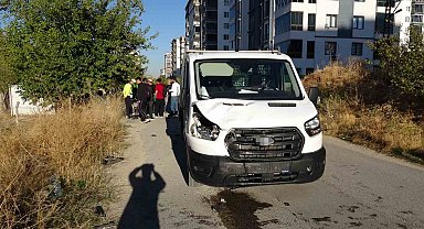 Malatya'da kamyonet ile elektrikli bisiklet çarpıştı: 2 yaralı
