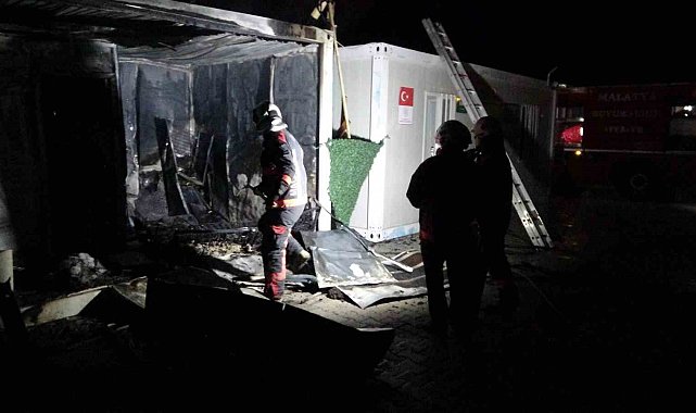 Malatya'da konteyner kentte korkutan yangın