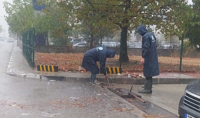 Manisa Büyükşehir ve MASKİ ekipleri yağmur için sahada