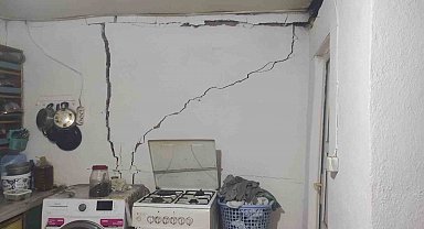 Manisa'da 83 yapı depremden etkilendi