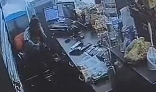 Manisa'da eski eş dehşeti: Kucağındaki bebeğe aldırmadan defalarca bıçakladı