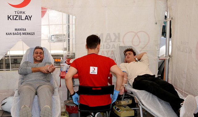 Manisa'da kan bağışına yoğun ilgi