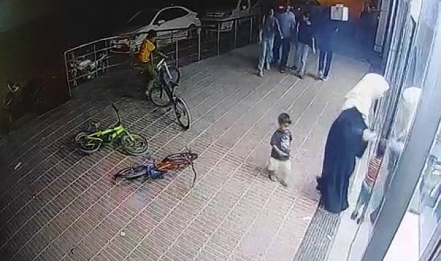 Markete alışveriş için girdi, bisikleti çalındı: Hırsızlık anı kameraya yansıdı