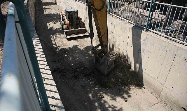 Melikgazi'de taşkın su kanalları temizleniyor