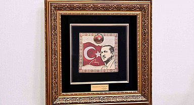 MHP Genel Başkanı Bahçeli'den Cumhurbaşkanı Erdoğan'a hediye